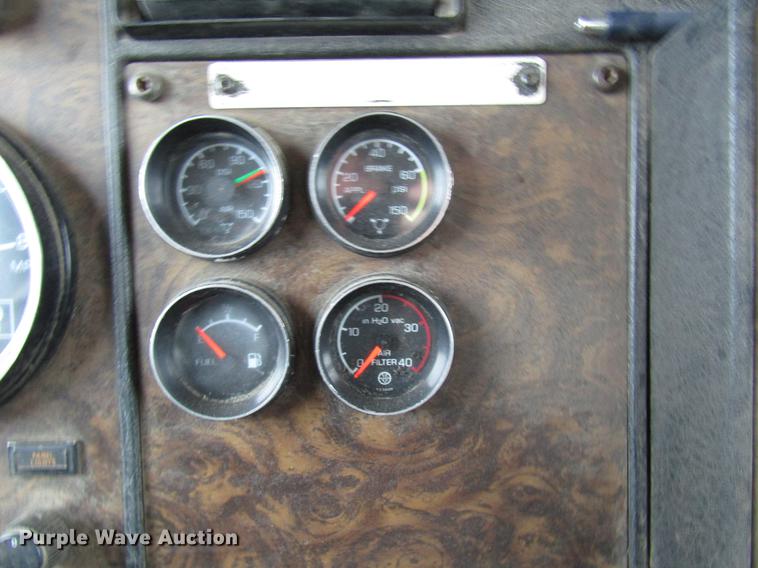 image for item DD0743 1995 Kenworth T600 dump truck