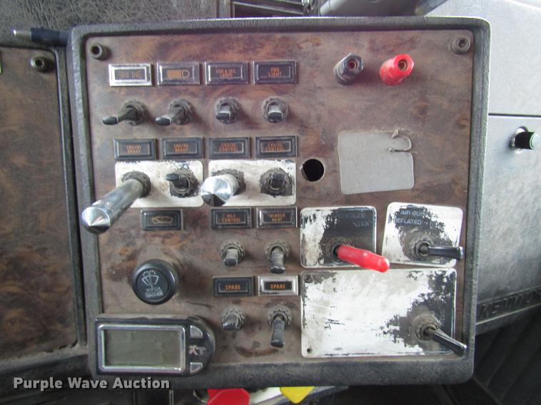 image for item DD0743 1995 Kenworth T600 dump truck