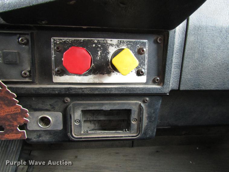 image for item DD0743 1995 Kenworth T600 dump truck