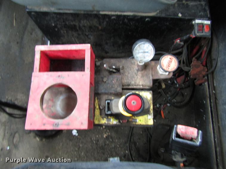 image for item DD0743 1995 Kenworth T600 dump truck