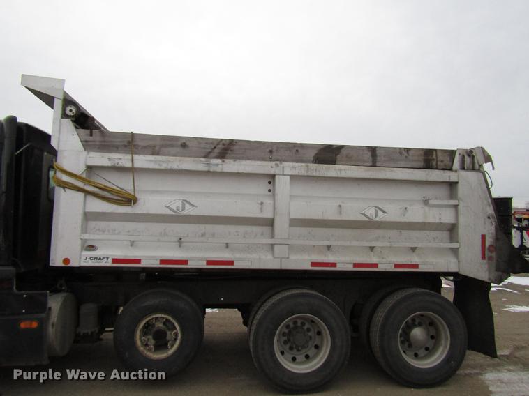 image for item DD0743 1995 Kenworth T600 dump truck