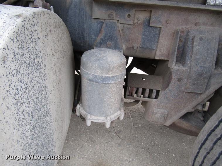 image for item DD0743 1995 Kenworth T600 dump truck