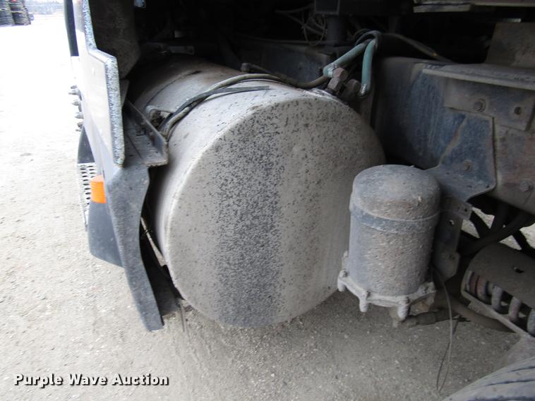 image for item DD0743 1995 Kenworth T600 dump truck