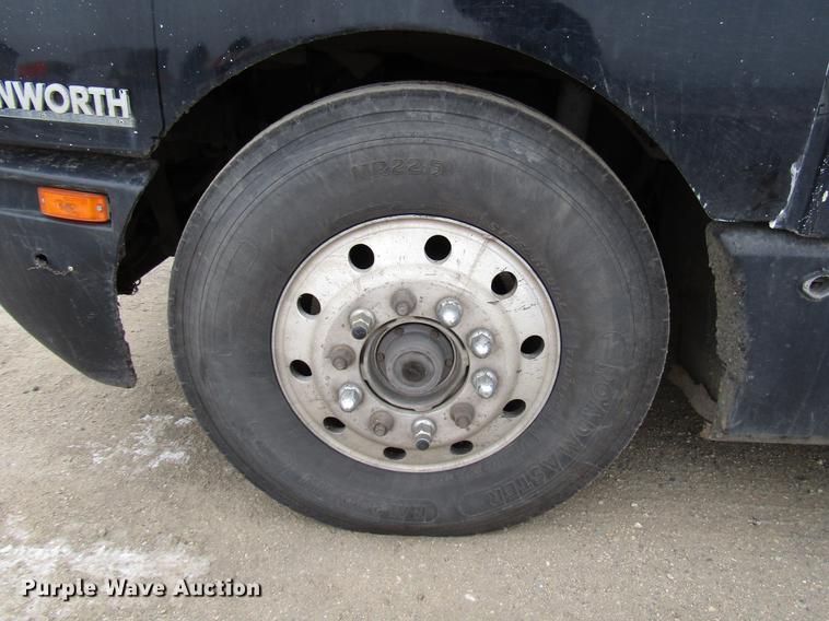 image for item DD0743 1995 Kenworth T600 dump truck