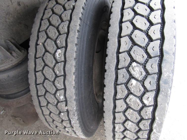 image for item DD0743 1995 Kenworth T600 dump truck