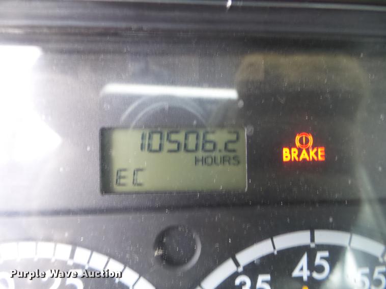 image for item DD0744 2007 Freightliner Columbia semi truck