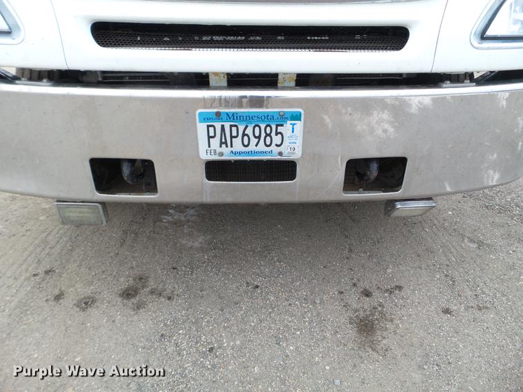 image for item DD0744 2007 Freightliner Columbia semi truck