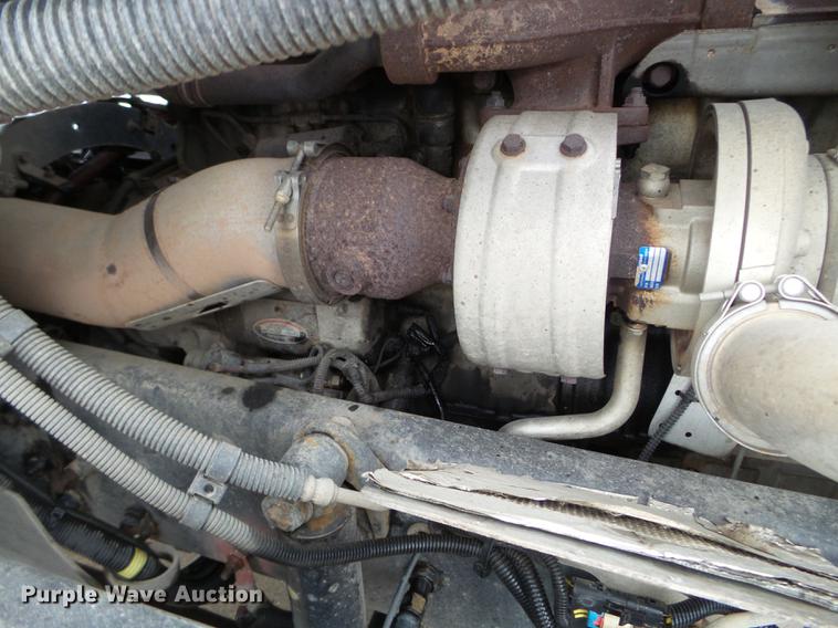 image for item DD0744 2007 Freightliner Columbia semi truck