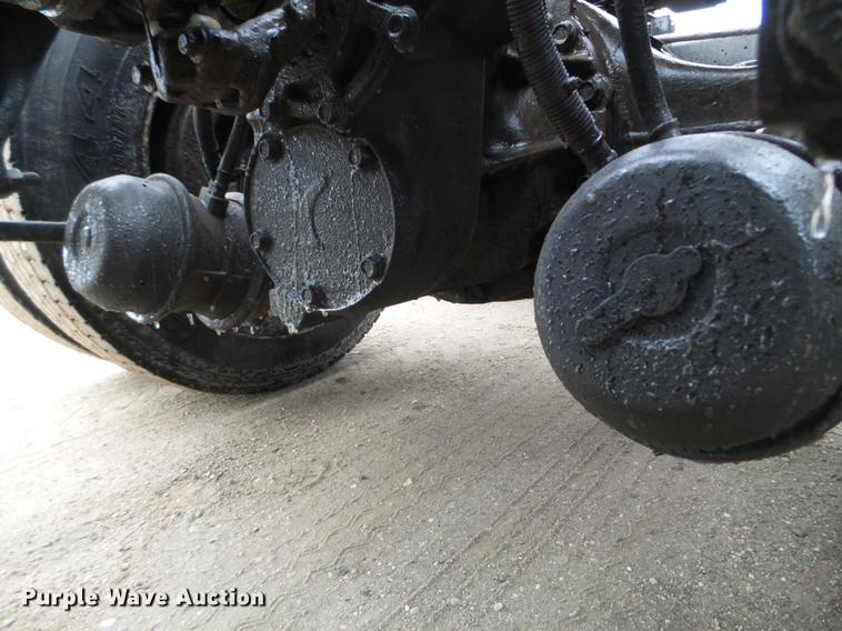 image for item DD0744 2007 Freightliner Columbia semi truck