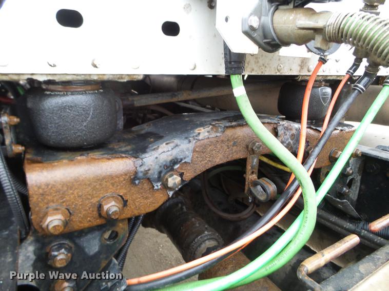 image for item DD0744 2007 Freightliner Columbia semi truck