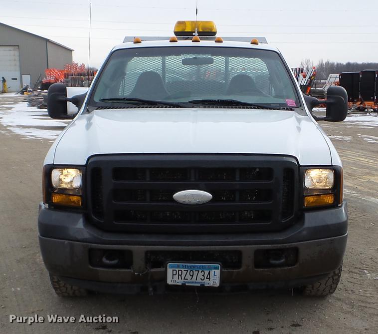 image for item DD0746 2006 Ford F350 Super Duty service truck