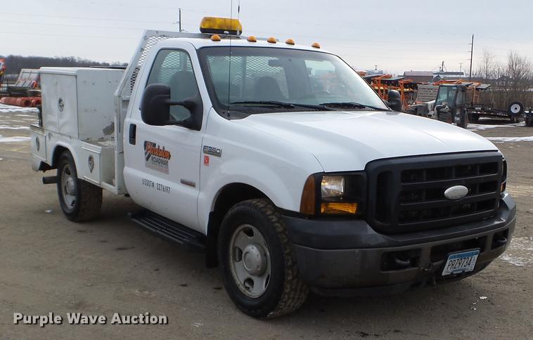 image for item DD0746 2006 Ford F350 Super Duty service truck