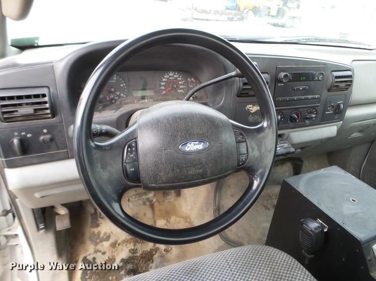 image for item DD0746 2006 Ford F350 Super Duty service truck