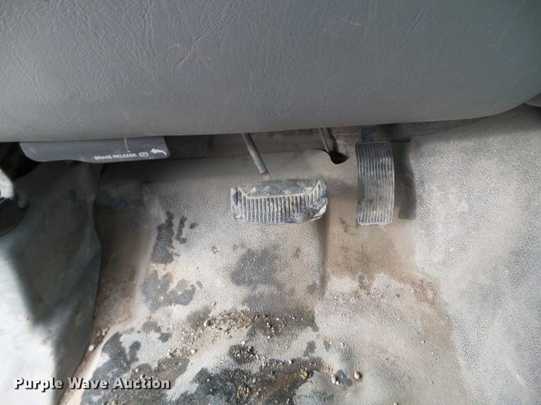 image for item DD0746 2006 Ford F350 Super Duty service truck