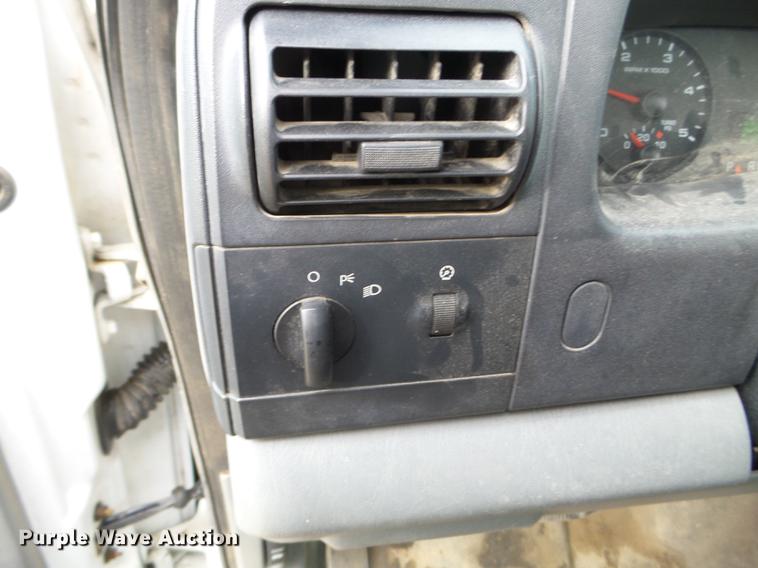 image for item DD0746 2006 Ford F350 Super Duty service truck