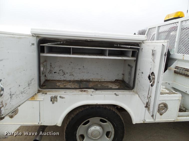 image for item DD0746 2006 Ford F350 Super Duty service truck