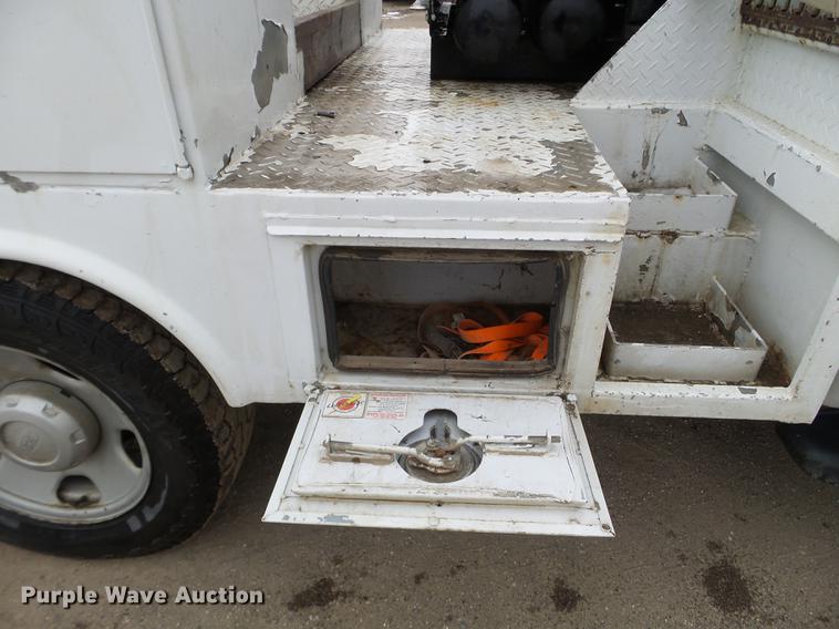 image for item DD0746 2006 Ford F350 Super Duty service truck