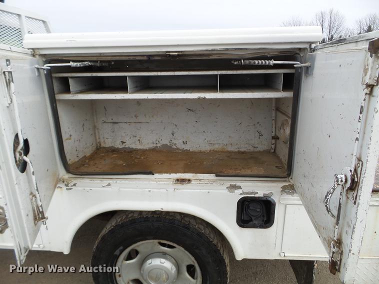 image for item DD0746 2006 Ford F350 Super Duty service truck