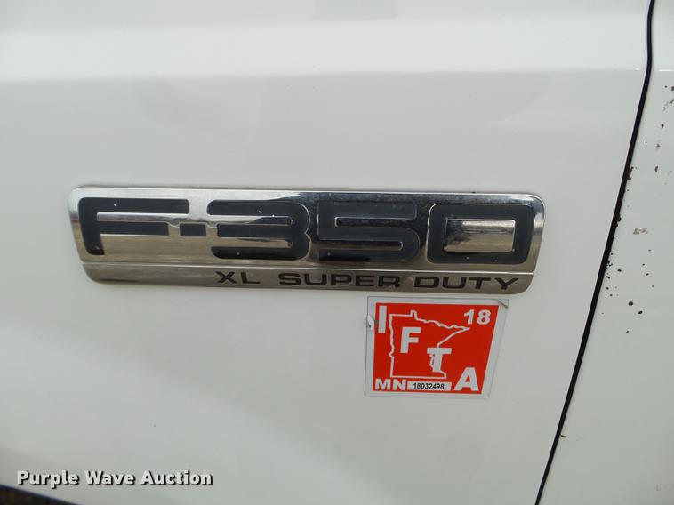 image for item DD0746 2006 Ford F350 Super Duty service truck