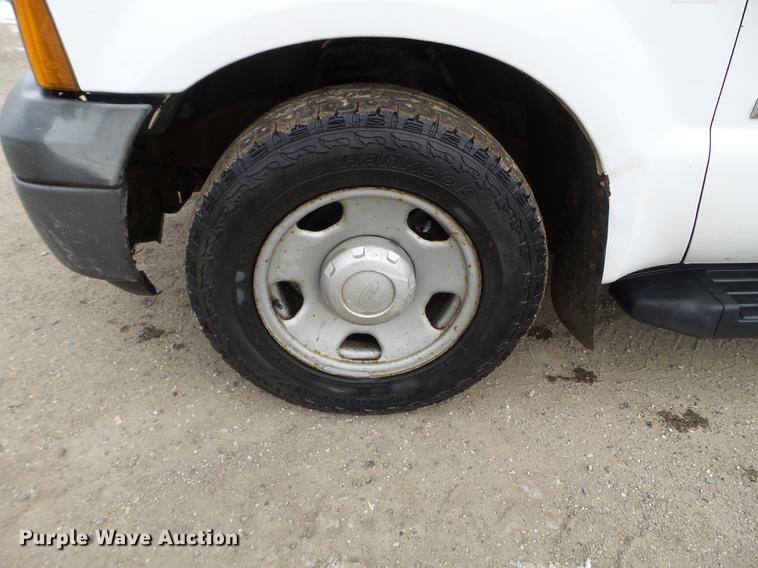 image for item DD0746 2006 Ford F350 Super Duty service truck