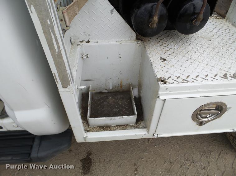 image for item DD0746 2006 Ford F350 Super Duty service truck