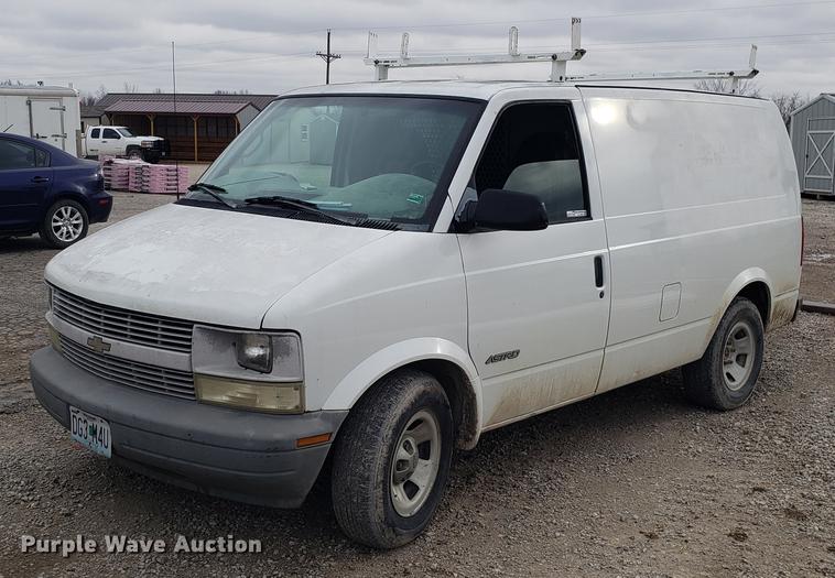 image for item AV9376 2002 Chevrolet Astro van