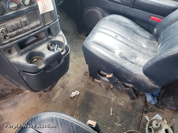 image for item AV9376 2002 Chevrolet Astro van