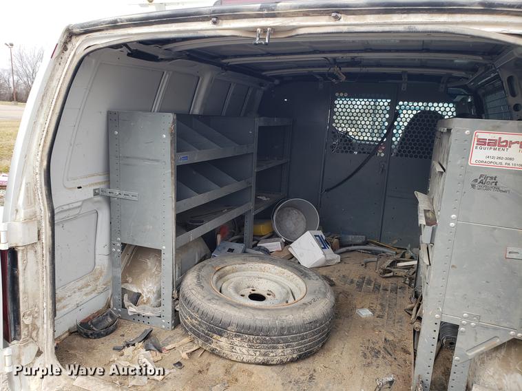 image for item AV9376 2002 Chevrolet Astro van