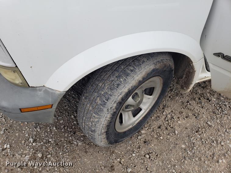 image for item AV9376 2002 Chevrolet Astro van