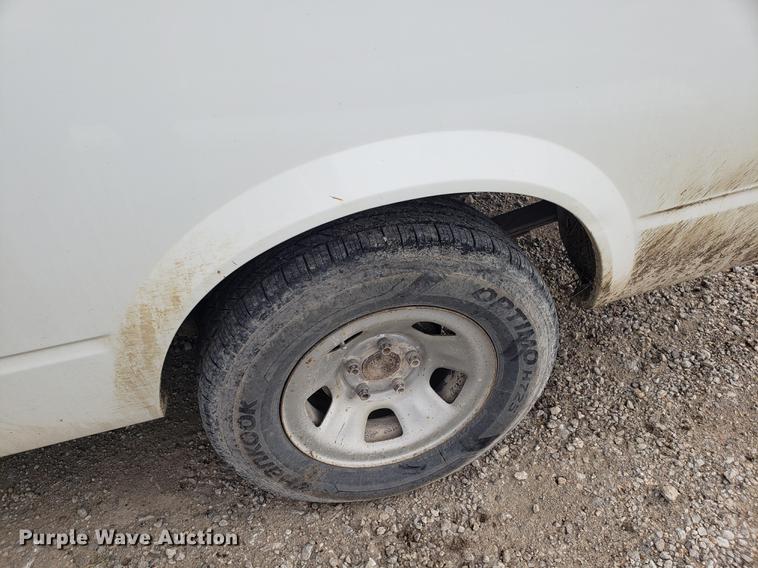 image for item AV9376 2002 Chevrolet Astro van