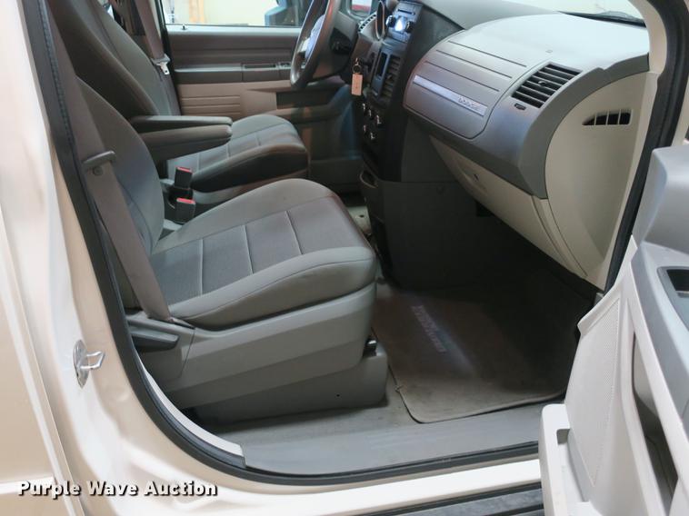 image for item DB8916 2009 Dodge Grand Caravan SE van