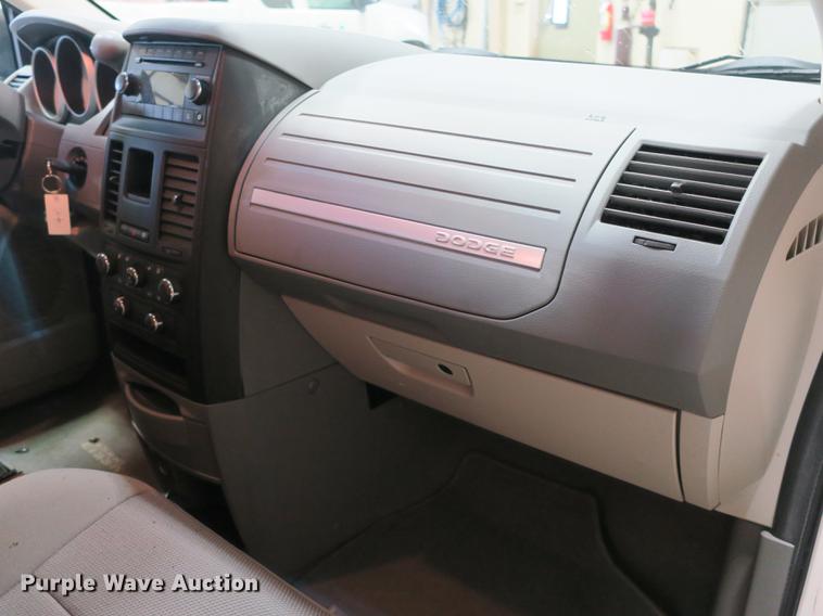 image for item DB8916 2009 Dodge Grand Caravan SE van