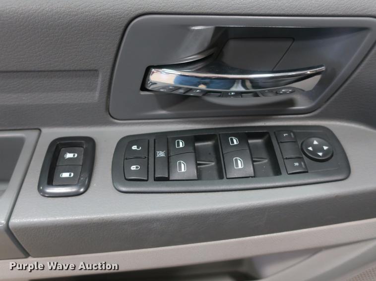 image for item DB8916 2009 Dodge Grand Caravan SE van