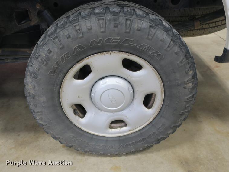 image for item DB8918 2005 Ford F150 SuperCab pickup truck