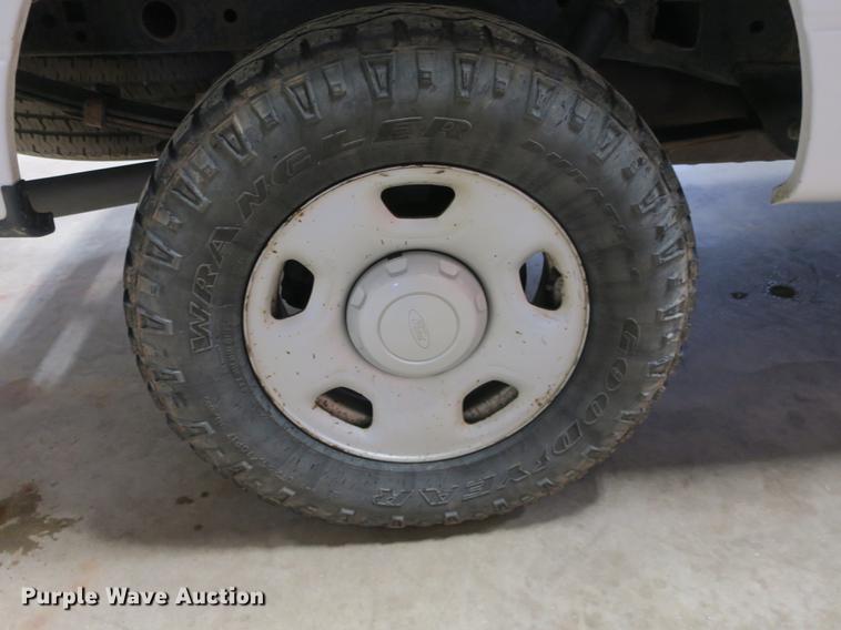 image for item DB8918 2005 Ford F150 SuperCab pickup truck