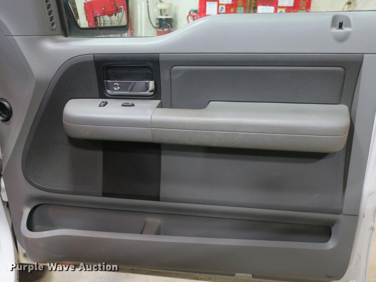 image for item DB8918 2005 Ford F150 SuperCab pickup truck