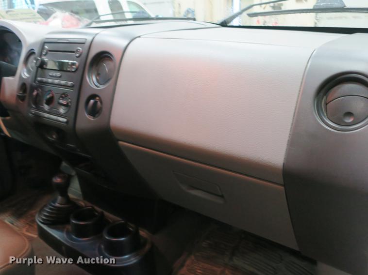 image for item DB8918 2005 Ford F150 SuperCab pickup truck