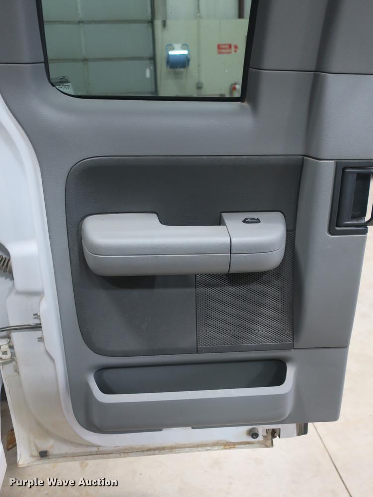 image for item DB8918 2005 Ford F150 SuperCab pickup truck