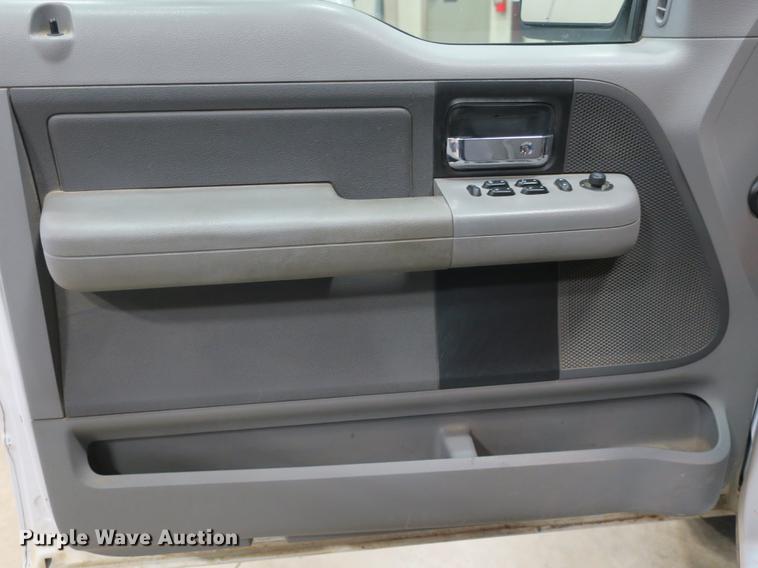 image for item DB8918 2005 Ford F150 SuperCab pickup truck