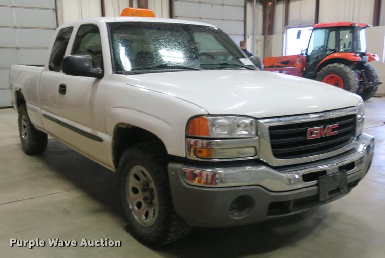 image for item DB8919 2005 GMC K1500 Ext. Cab pickup truck