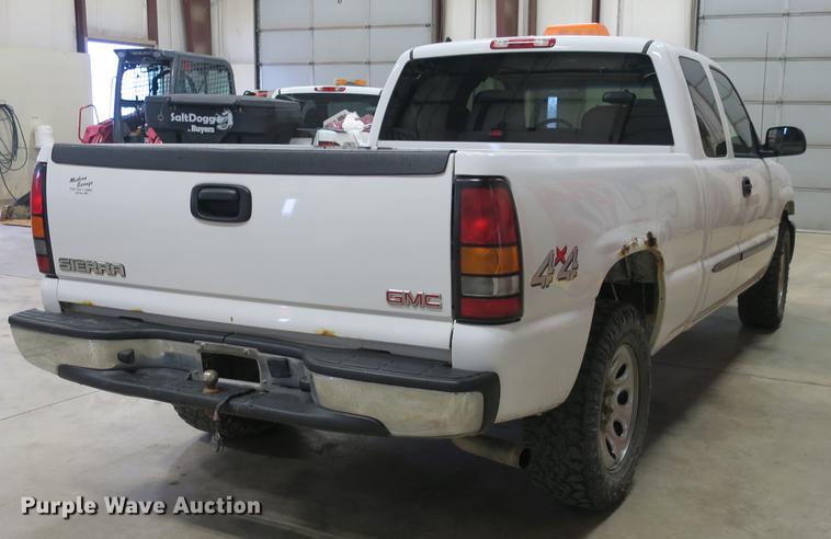 image for item DB8919 2005 GMC K1500 Ext. Cab pickup truck