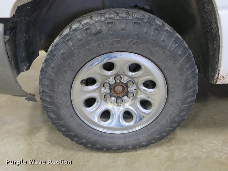 image for item DB8919 2005 GMC K1500 Ext. Cab pickup truck