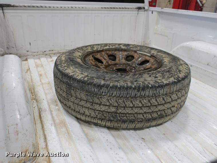 image for item DB8919 2005 GMC K1500 Ext. Cab pickup truck