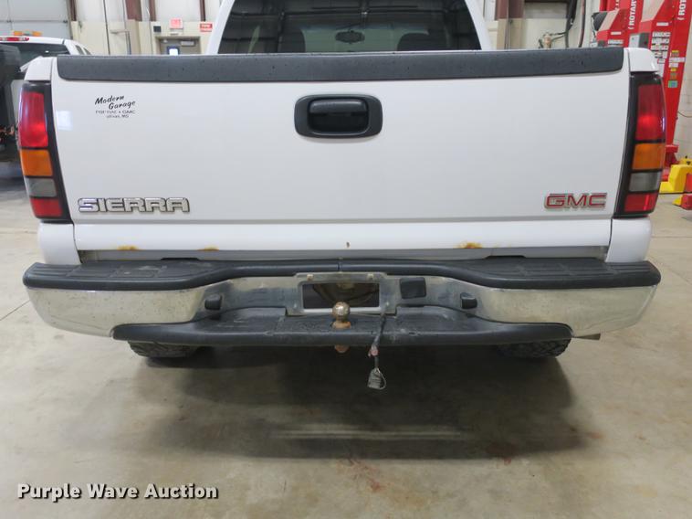 image for item DB8919 2005 GMC K1500 Ext. Cab pickup truck