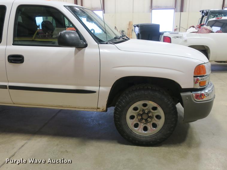 image for item DB8919 2005 GMC K1500 Ext. Cab pickup truck