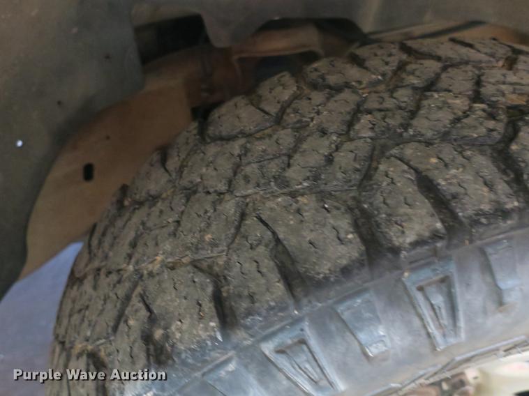 image for item DB8919 2005 GMC K1500 Ext. Cab pickup truck