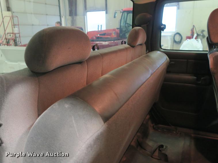 image for item DB8919 2005 GMC K1500 Ext. Cab pickup truck