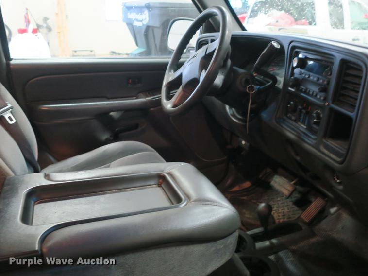 image for item DB8919 2005 GMC K1500 Ext. Cab pickup truck