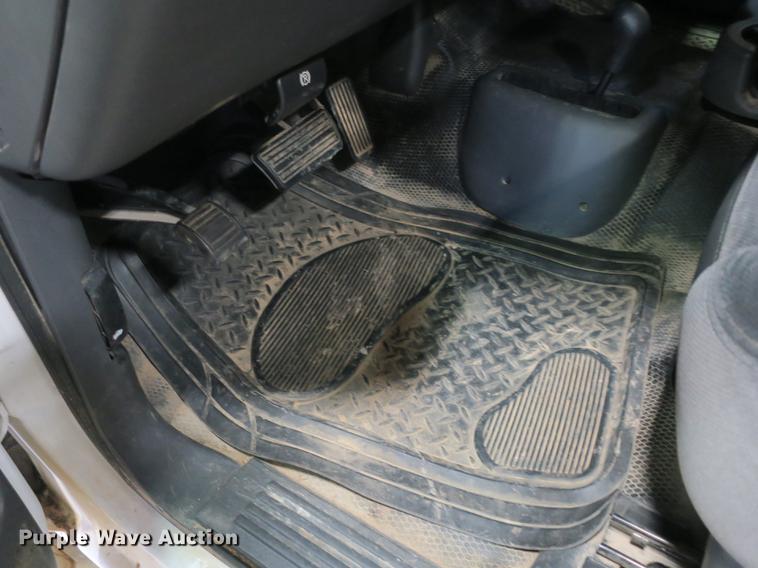 image for item DB8919 2005 GMC K1500 Ext. Cab pickup truck