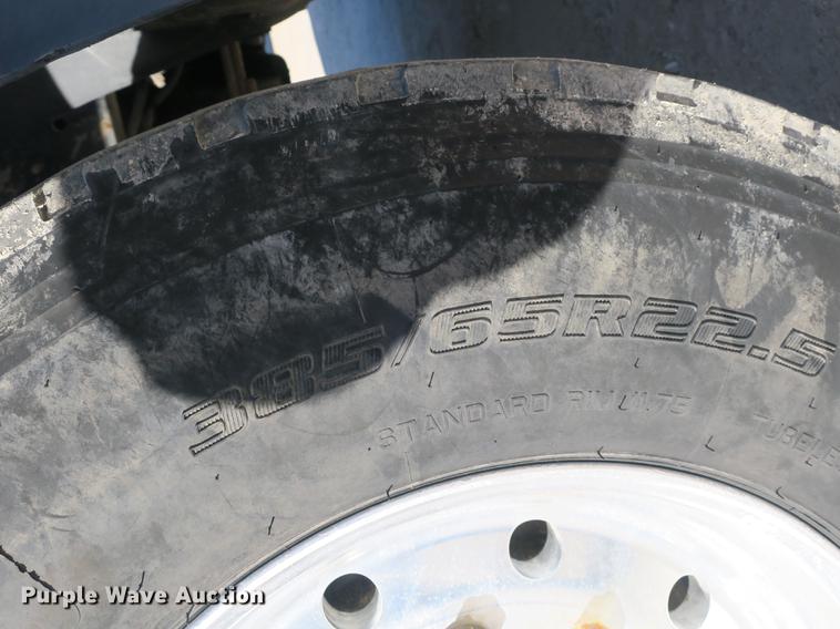 image for item DB8921 1999 Mack RD688S hook truck